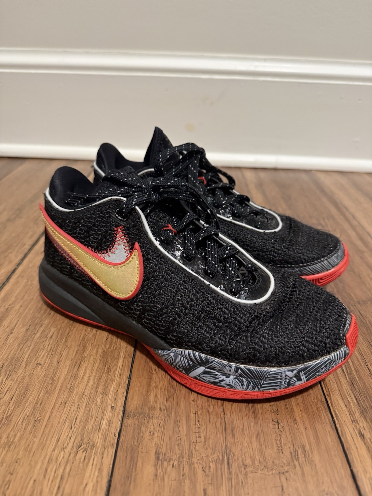 Nike LeBron 20 Trinity XX Miami Heat Sneakers Youth 5.5 Women’s 7/7.5 Shoes