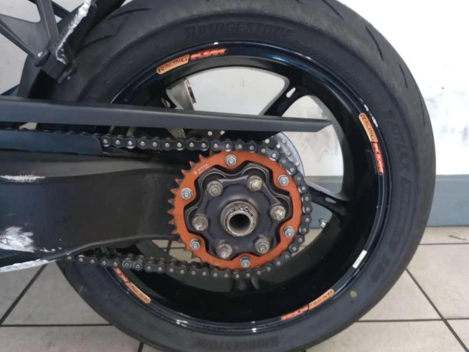 KTM 1290 SUPER DUKE 1290 SUPERDUKE R  REAR WHEEL 17X6.0 (SEE LISTING) - Image 4 of 4