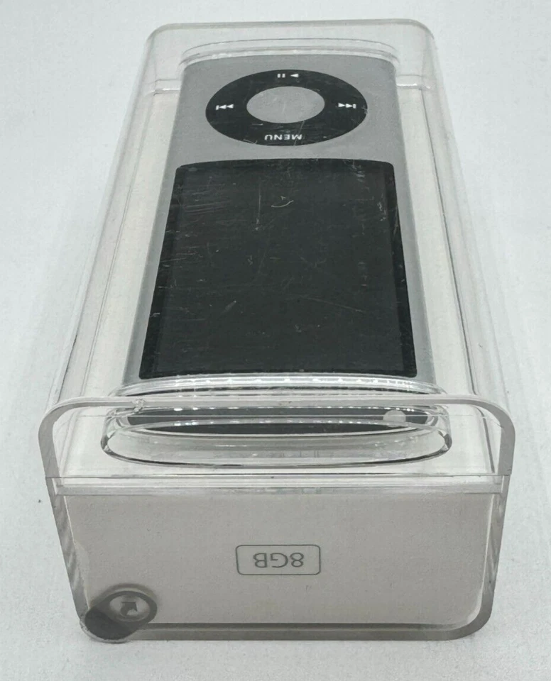 Apple iPod nano 5th generazione 8GB silver A1320 lettore MP3 custodia SEALED - Immagine 4 di 4