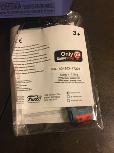 Funko Pop 8 Bit Ryu Street Fighter Vinyl Figure Socks Lanyard GameStop Lot New - Picture 10 of 12