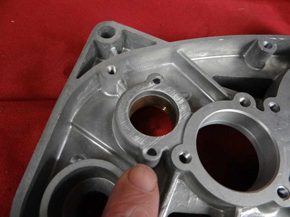 Cárter derecho Yamaha NOS 1965-66 YGS1 T TK, 126-15121-02-00 Foto 3 de 4