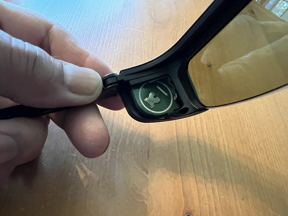 Samsung 3D Active Glasses SSG-2100AB For Samsung Only TV ￼ - Image 3 of 4