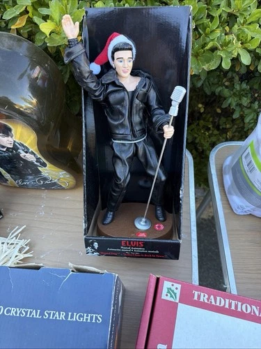Elvis Musical Animation Christmas * Santa Claus / Hound Dog * In Package * 2017
