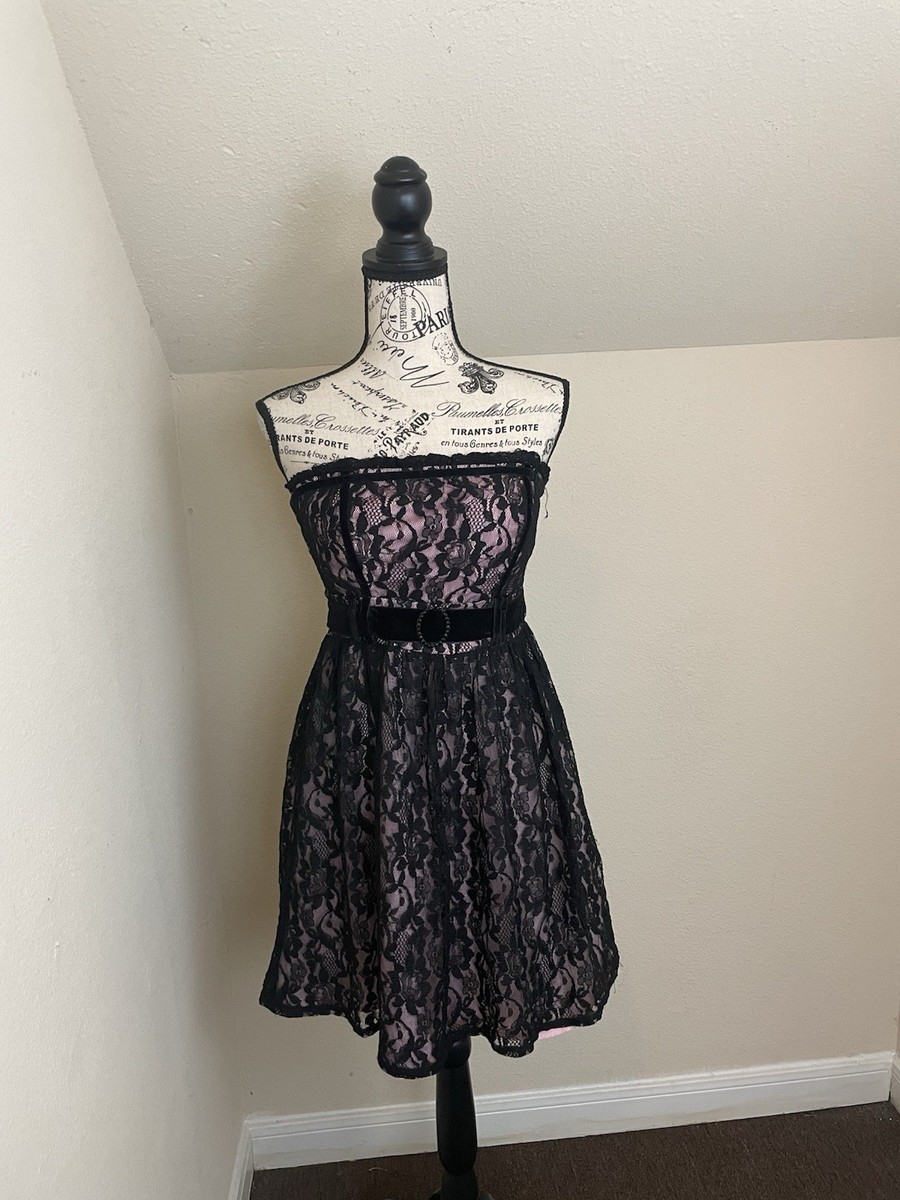 Pink black lace strapless coquette dress Velvet Princess Gothic City Triangles Pink black lace strapless coquette dress Velvet Princess Gothic City Triangles