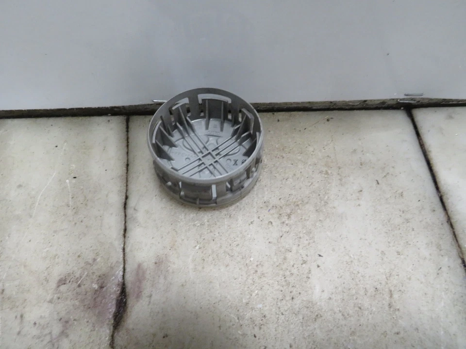 2019 Toyota Corolla Center Capsdn; W/gloss Black OEM 4260352170 - Image 2 of 2