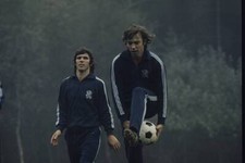 Willem Van Hanegem Jan Mulder During Training Session Dutch 1973 FOOTBALL PHOTO
