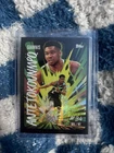 2025 Topps Chrome Giannis Antetokounmpo Base (RAW)