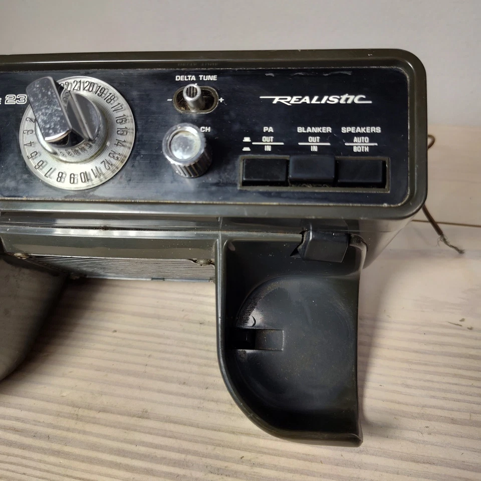 Vtg Realistic CB-Fone 23 TRC-56 Citizens Band Transceiver No Handset UNTESTED - Image 2 of 4
