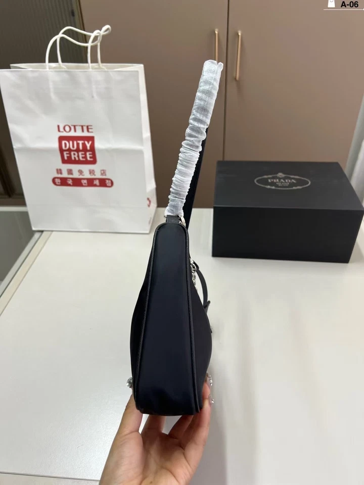 PRADA RE-Edition  Underarm Nylon Bag Black - Image 3 of 4