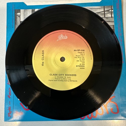 THE CLASH Singles BOX EPIC/SONY 445P103 Japan VINYL 7 - VG+ or better VINYL 45S - Picture 18 of 24