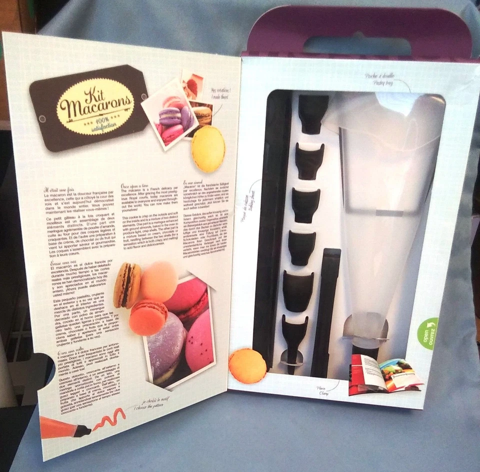Mastrad Macaron Kit-Baking Sheet, Piping Bag, 6 Nozzles, Clip/Cap, Recipes-NEW - Image 2 of 4