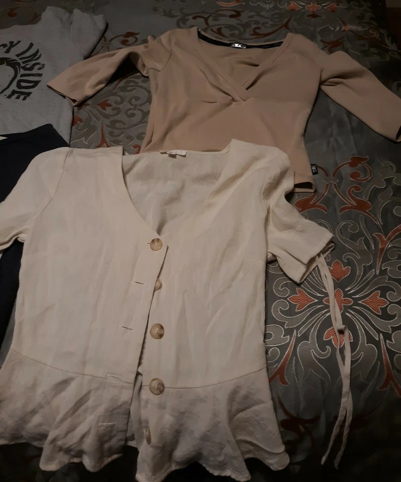 Girl’s Size10/12/14, Lot Of 8 shirts, Used - Image 2 of 4