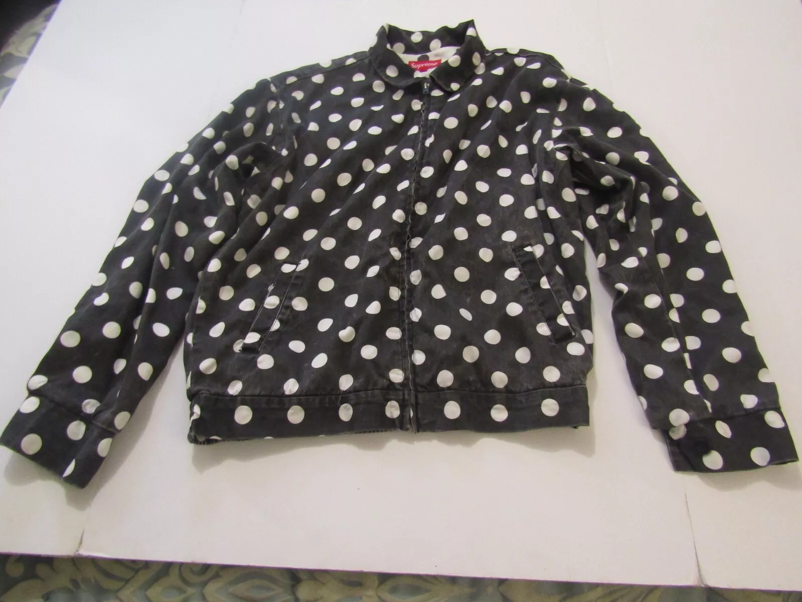 veste à pois noir et blanc suprême taille med