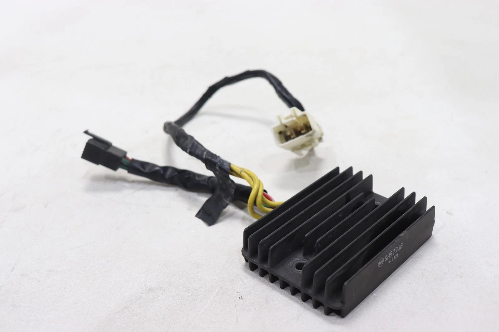 11-14 APRILIA RSV4 OEM RECTIFIER VOLTAGE REGULATOR