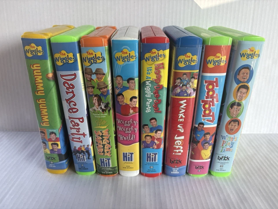 8 Vtg Wiggles Vhs Clam Shell Yummy, Dance Party,Wiggly Safari,World,Hoop Nice! - Image 3 of 4