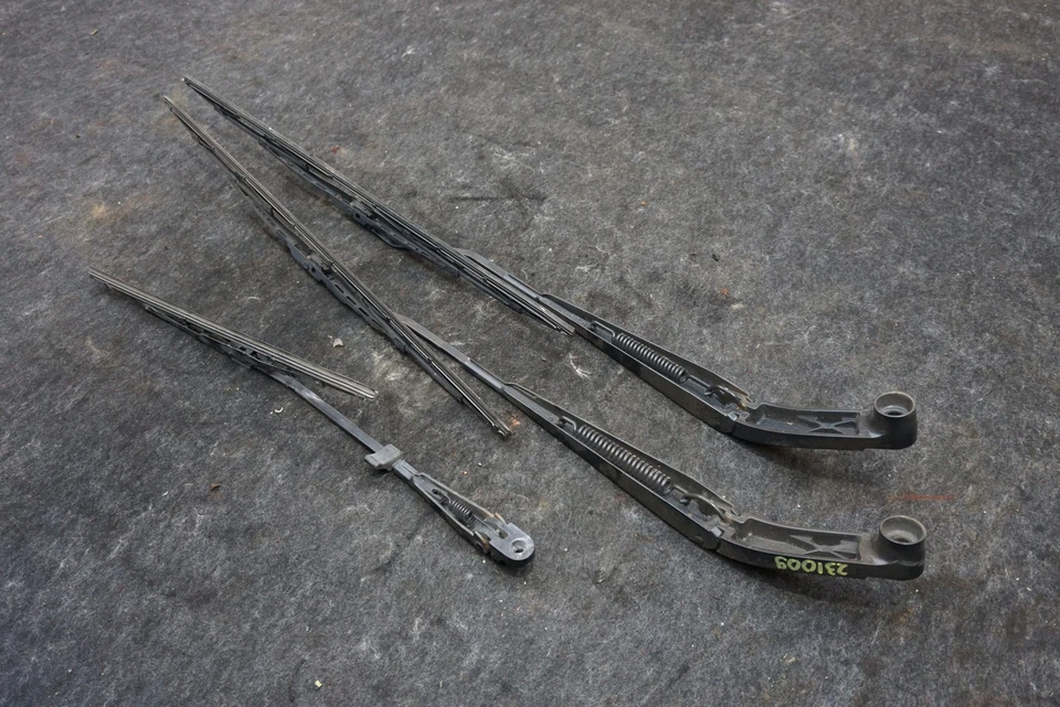 Juego brazo limpiaparabrisas delantero izquierdo y derecho con trasero 23193323 Cadillac Escalade ESV 2015-20 Foto 3 de 4