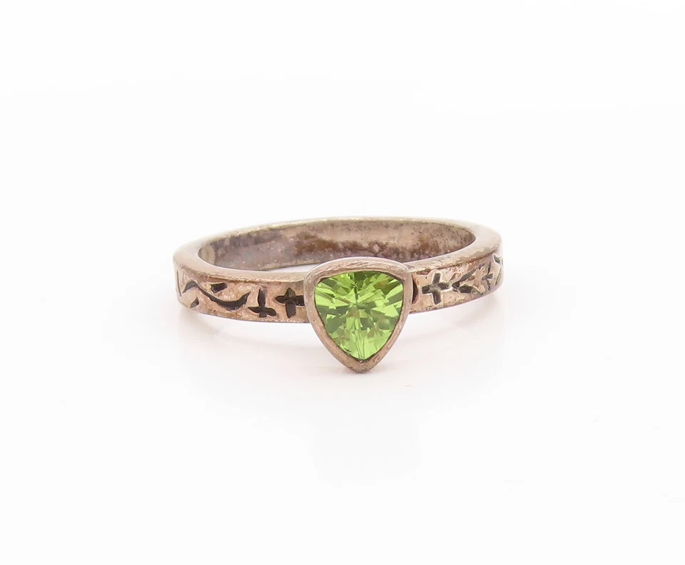 925 Sterling Silver Vintage Ring Peridot Etched Solitaire Band  Sz 7  RG33484 - Image 2 of 4