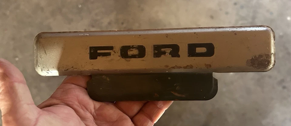 Camión Ford 1951 1952 F1 F2 F3 placa de eliminación de radio original 51 52 Foto 2 de 4