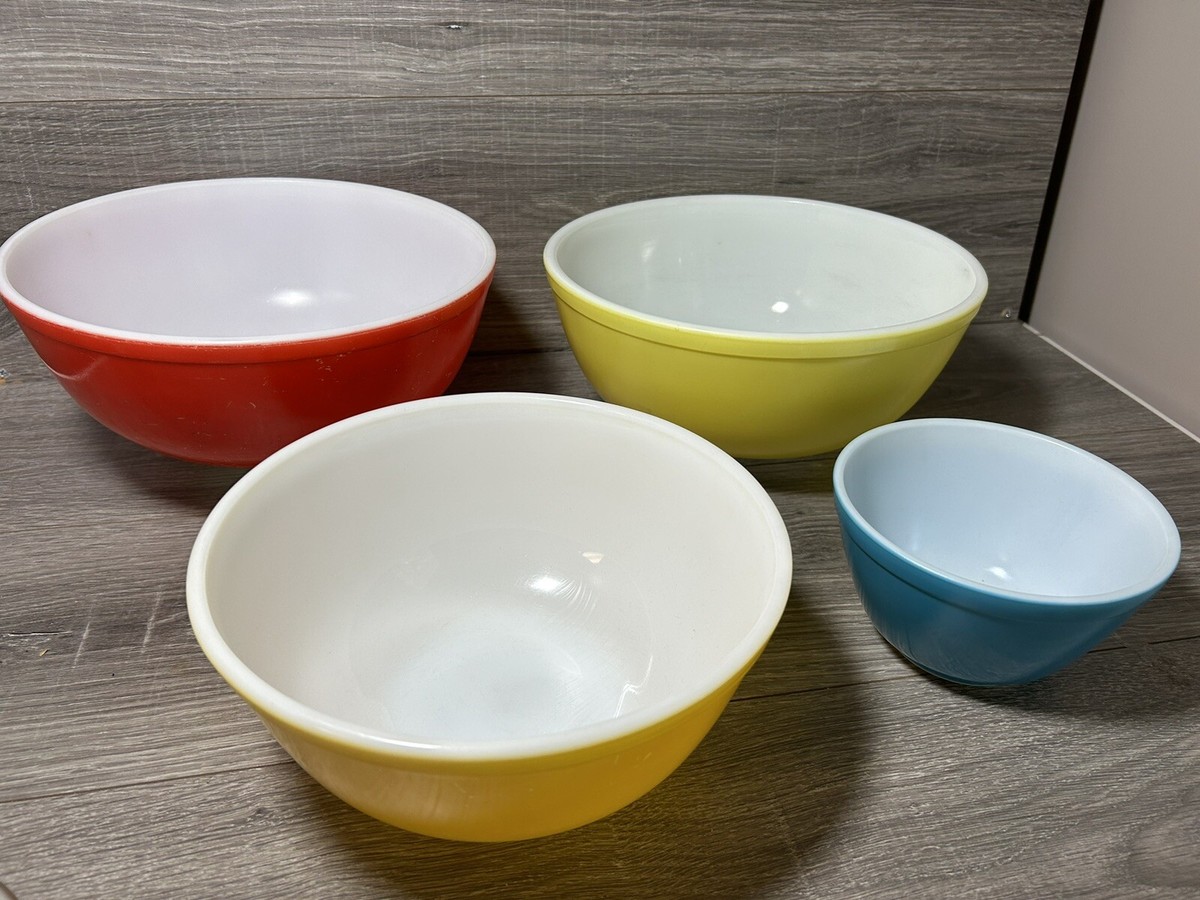 Lot 4 - Pyrex Mixing Bowls - 37 403 404 Blue Red Yellow | eBay