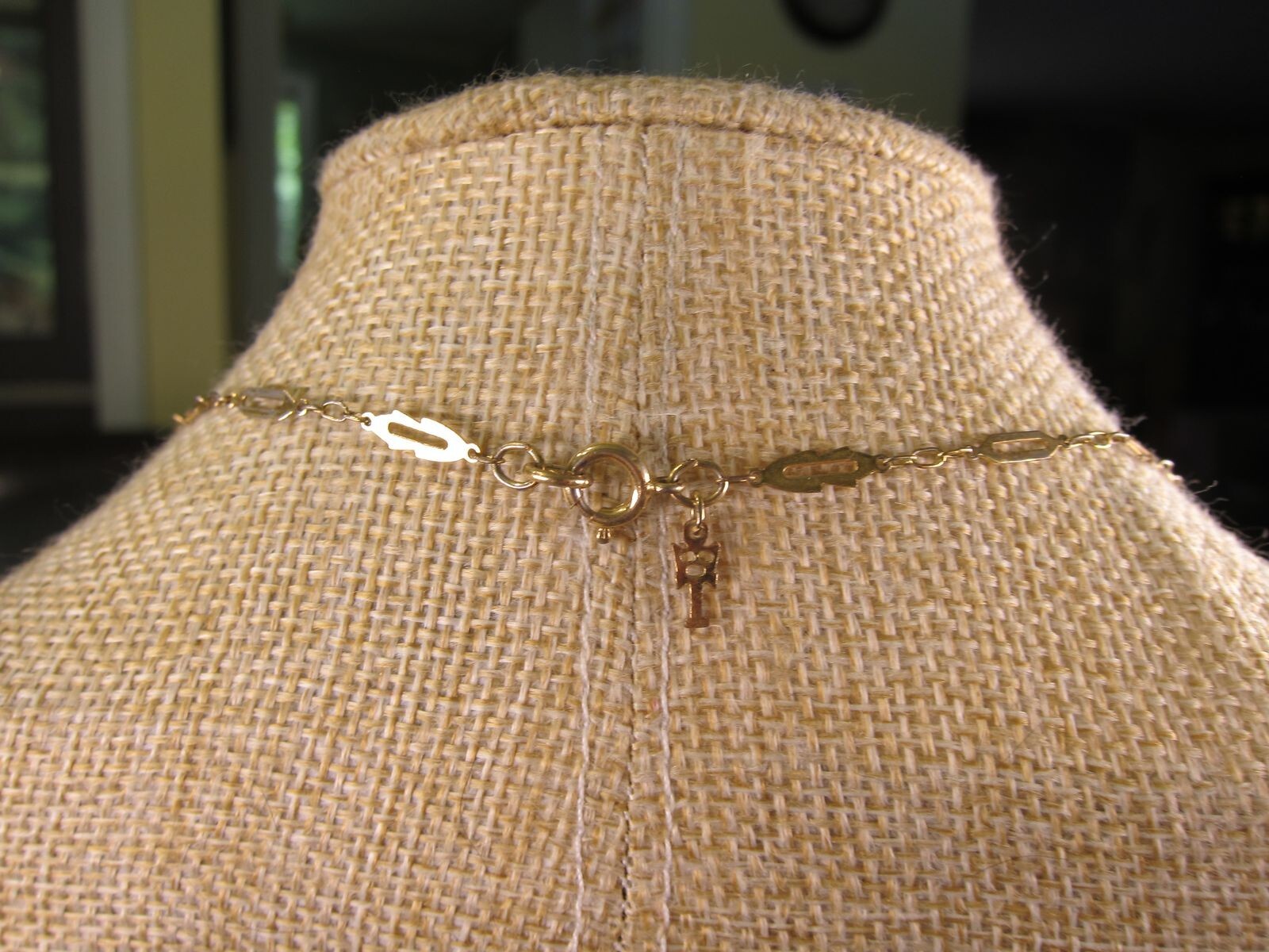 Delicate oval & leaf shaped tiny chain link neckl… - image 3