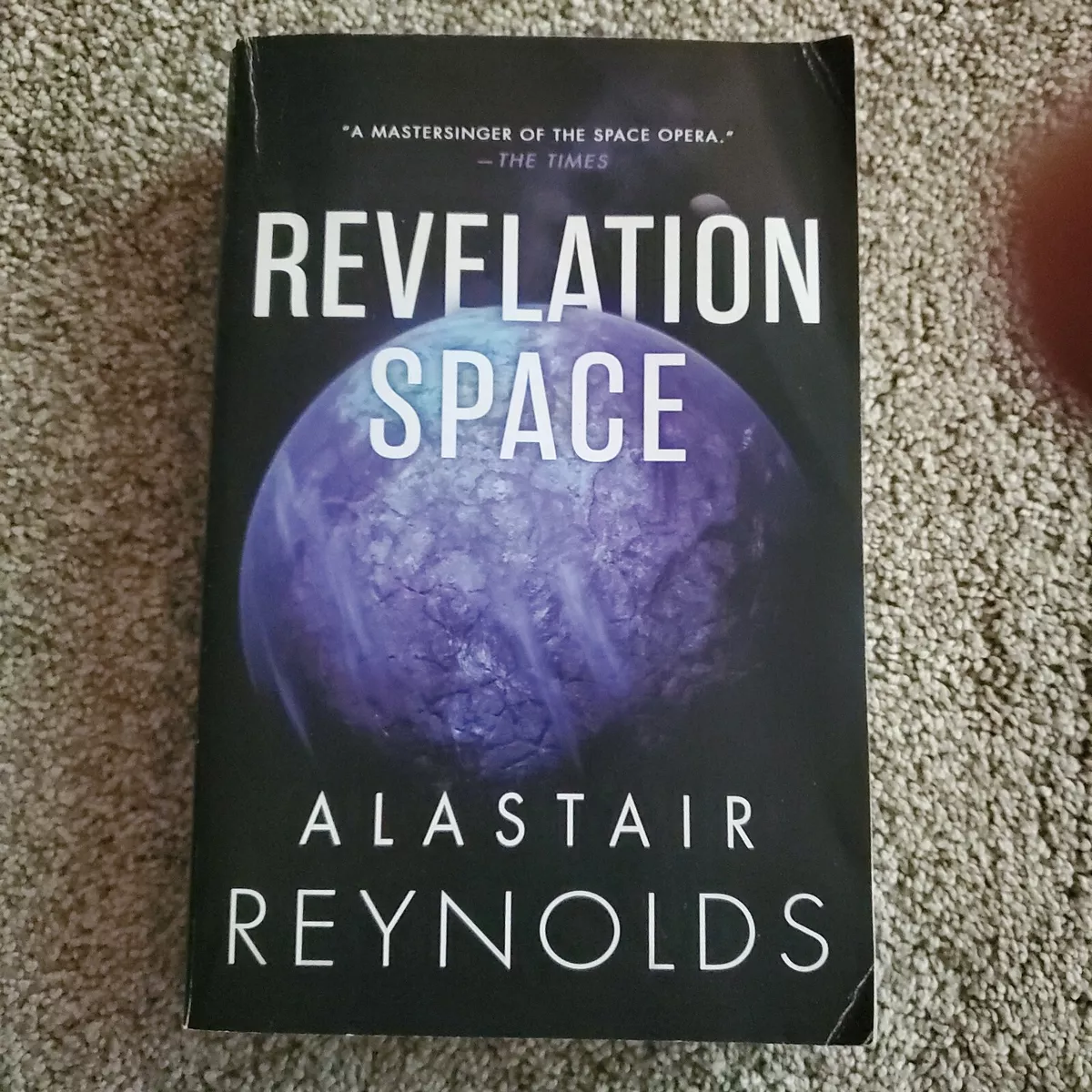 Revelation Space by Alastair Reynolds, Paperback