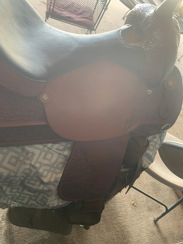 Needs A New Home: Circle Y Saddle 17 Inch *Very Well Kept and Clean* Great Shape - Image 3 of 4