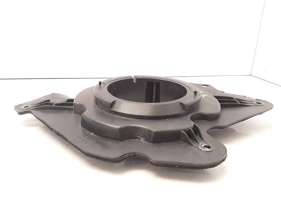 Renault Espace Mk4 2.0dCi 2007 Rear left door speaker cover bracket 8200537452 - Image 2 of 4