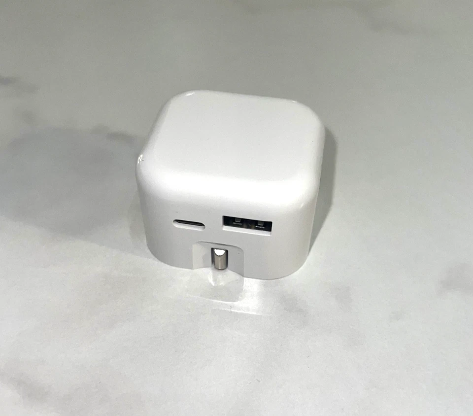 FAST CHARGING Dual Port Plug 35W - Type C & USB A Charger Adapter for UK Devices - Image 2 of 4