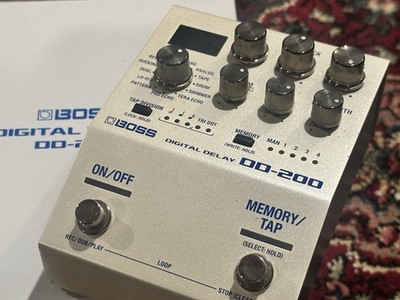 Boss DD-200 Digital Delay Pedal Includes Original Box Instruction Manual