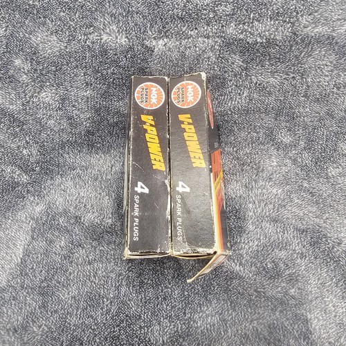 NGK Spark Plugs Resistor Type V-power North American UR45 2451 Vintage 4 Pack - Picture 6 of 12
