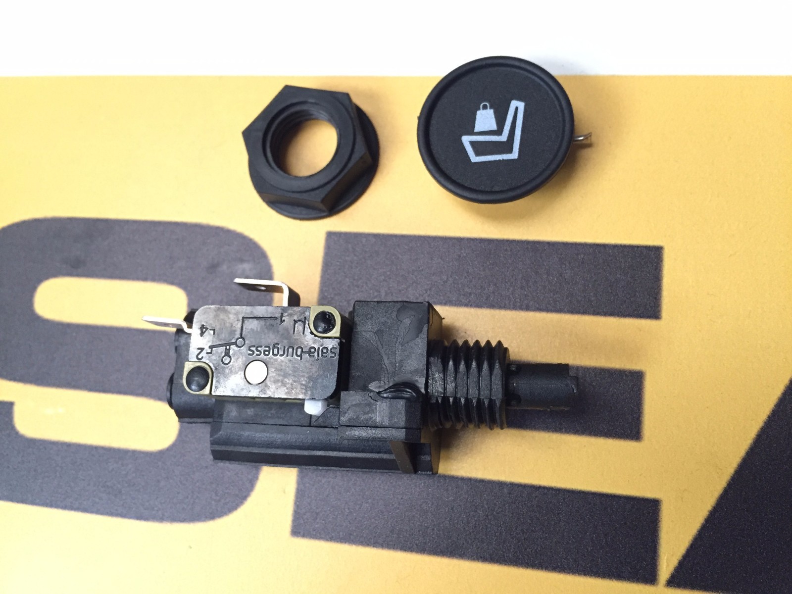 KAB air seat switch valve KOBELCO JCB KOMATSU CAT DOOSAN VOLVO loader