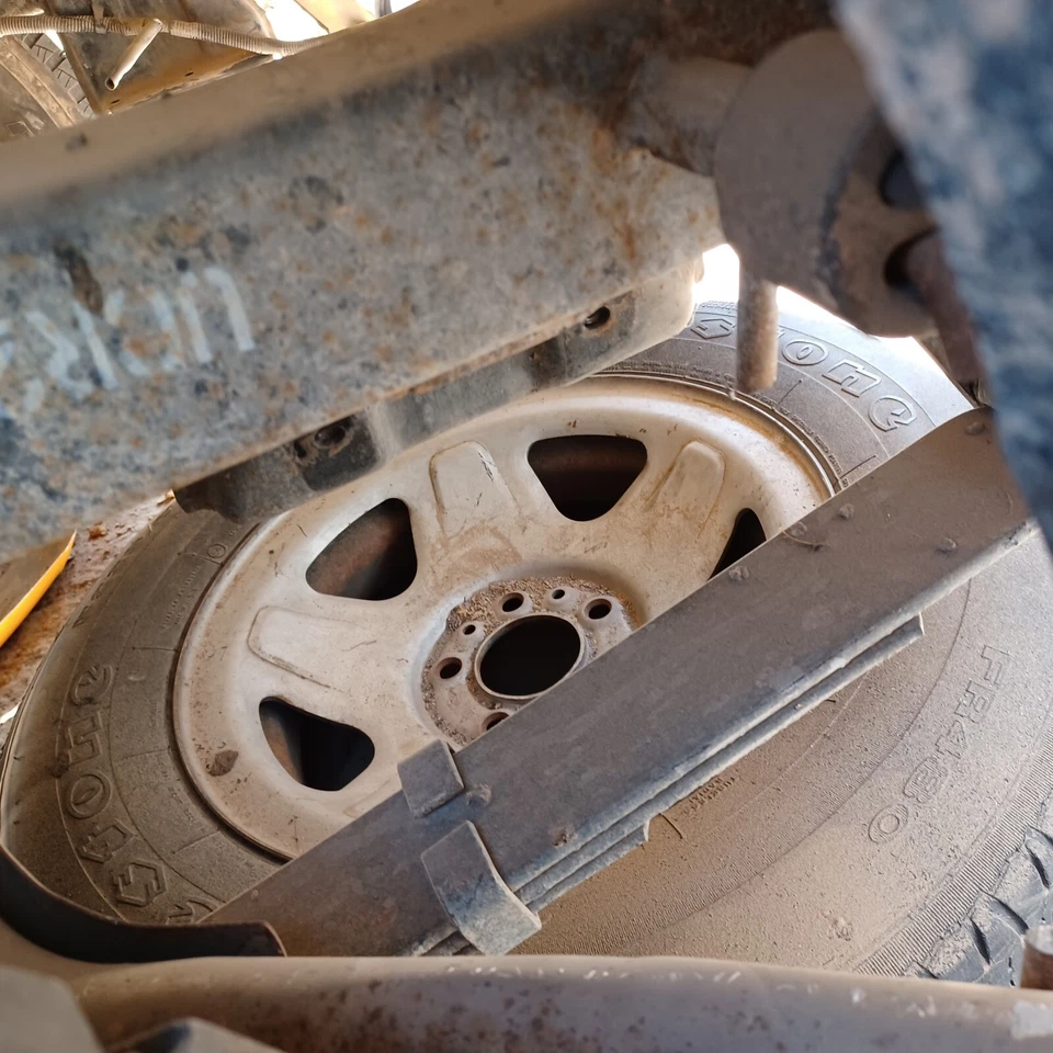 89 ISUZU AMIGO PAR DE MUELLES DE HOJA TRASEROS 4X2 USADOS Foto 4 de 4