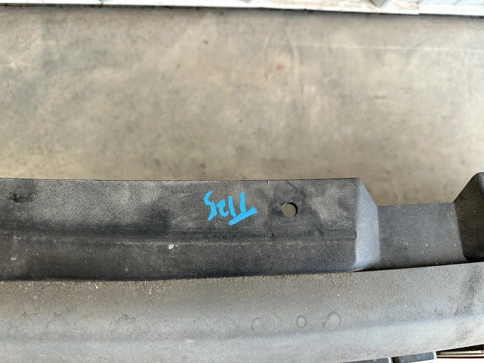 GMC SIERRA 2500 3500 2003-2006 PARACHOQUES DELANTERO PARRILLA OEM CAMIONETA LOCAL SOLAMENTE Foto 4 de 4