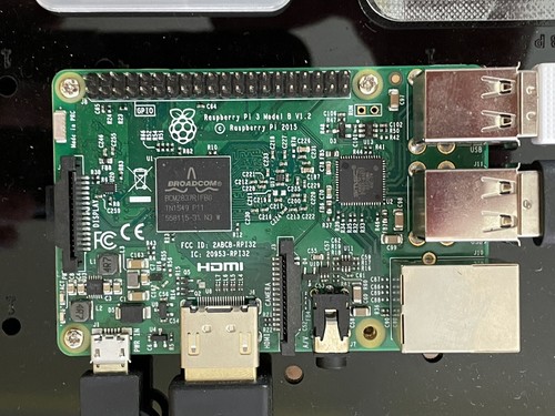 Raspberry Pi 3 Kit with 16GB Cards, Screen, Power Supply, Case and Huge Extras - 第 2/8 張圖片
