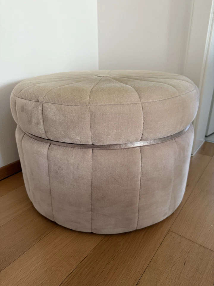 Samt-Hocker Birdie von Westwing