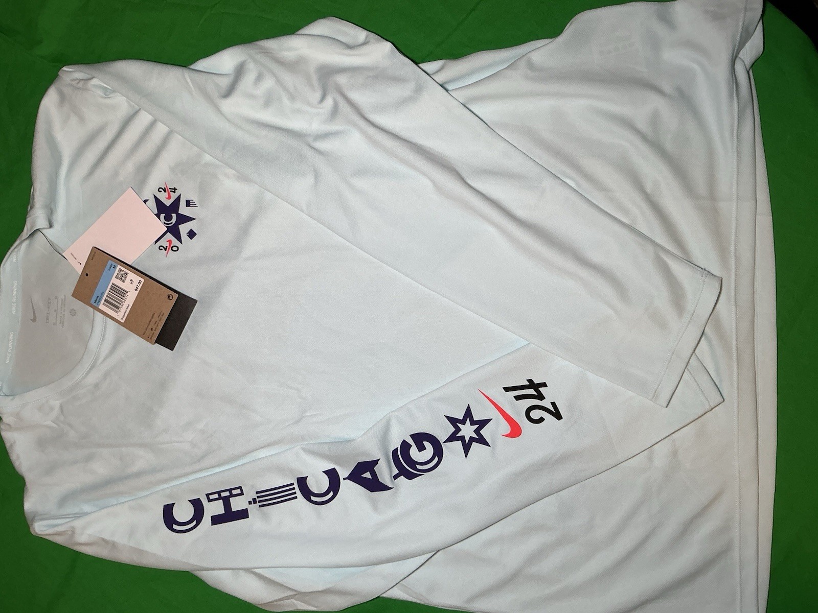 Men's Medium Nike Chicago Marathon 2024 Long Sleeve Running Shirt FV6333-474 NWT