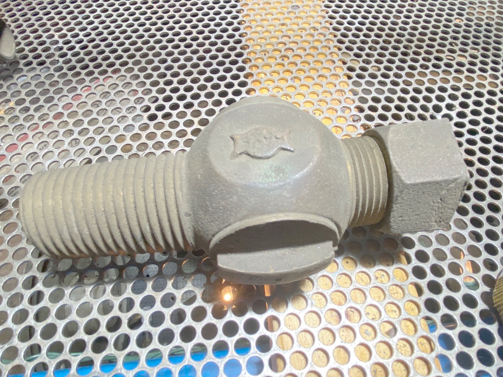 HAYS Brass Valve 1-1/4"OD Tube Thread w/nut x Tapered 1" to 1-1/4" Hose Fitting