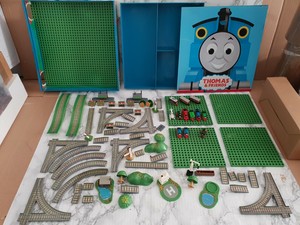 ertl miniature thomas the tank engine