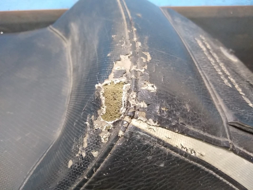 Asiento Ski-Doo Legend Grand Touring 380F 550F 600 700 800 02-04 24011710 Foto 3 de 4