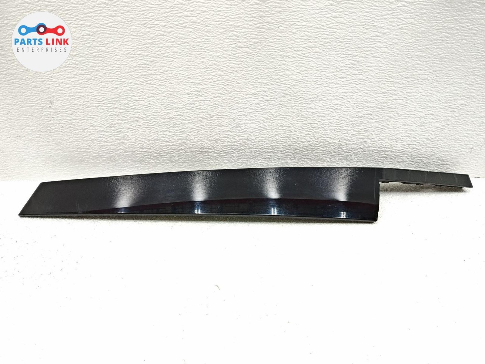 Bentley Bentayga Speed 2017-2020 Front Right Pillar cover molding