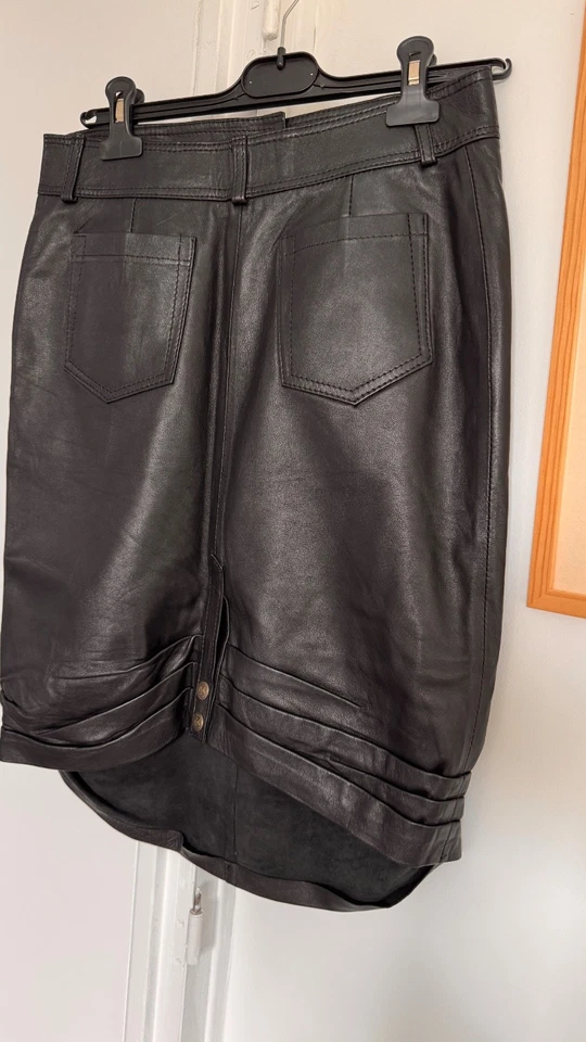 jupe vintage en cuir agneau noir de toute beauté taille 38 coupe crayon - Photo 2/4