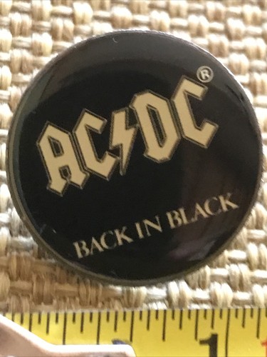 AC/DC 'BACK IN BLACK' Heavy metal band l Badge 2006 - #A5