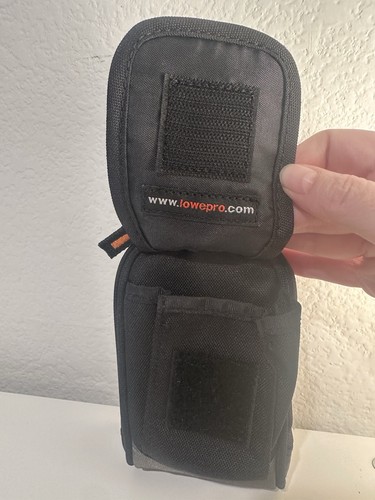 Lowepro Ridge 30 Compact Camera Case - Picture 6 of 7