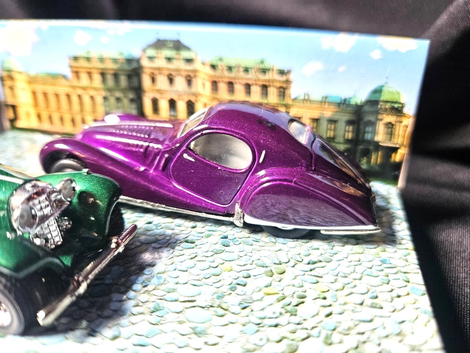Hot Wheels Classic BodiesMercedes & Talbot Lago 1:64 Scale Inv. #4444 - Image 3 of 4