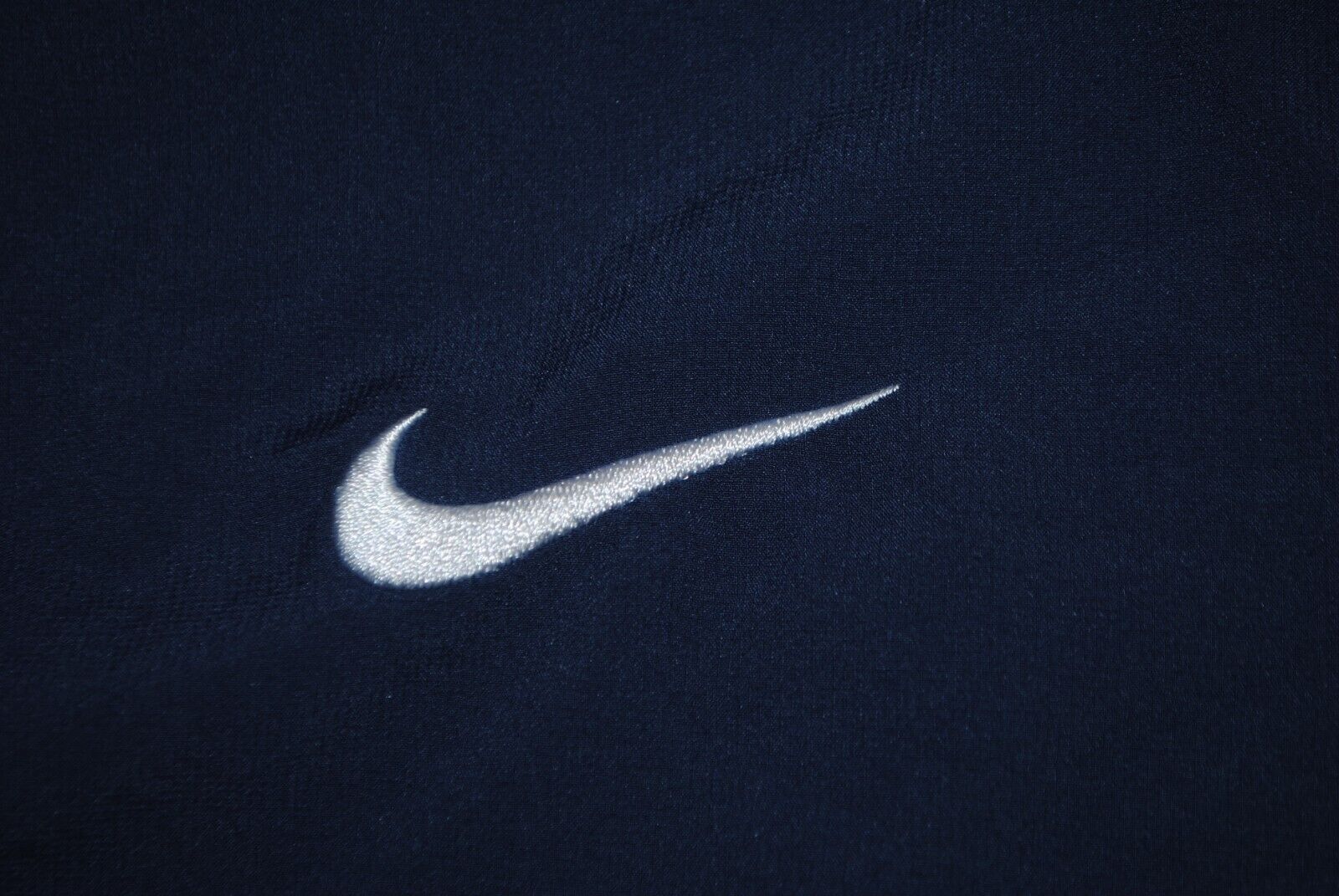 Ткань найка. Свуш найк. Вышивка найк. Nike логотип. Вышитый найк.