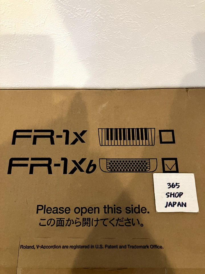Roland Accordion FR-1XB RD Red Compact Built-in Amplifier & Speaker Tracking New - Image 2 of 4