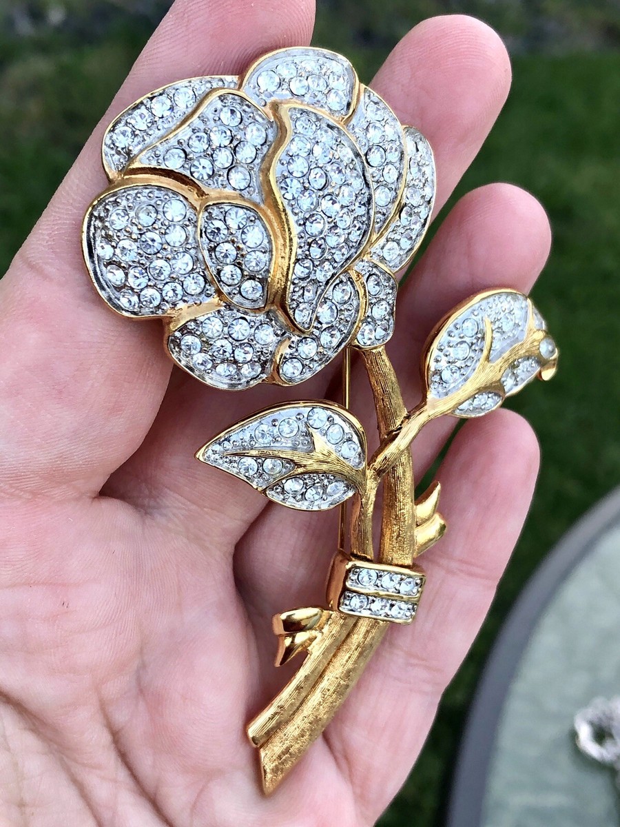 VINTAGE SIGNED NOLAN MILLER GOLD TONE PAVE RHINESTONE LARGE FLOWER BROOCH  PIN