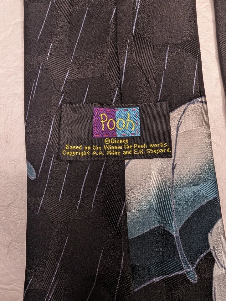 POOH Disney Winnie The Pooh In The Rain Paraguas Blanco y Negro Para hombres Corbata Seda Foto 4 de 4