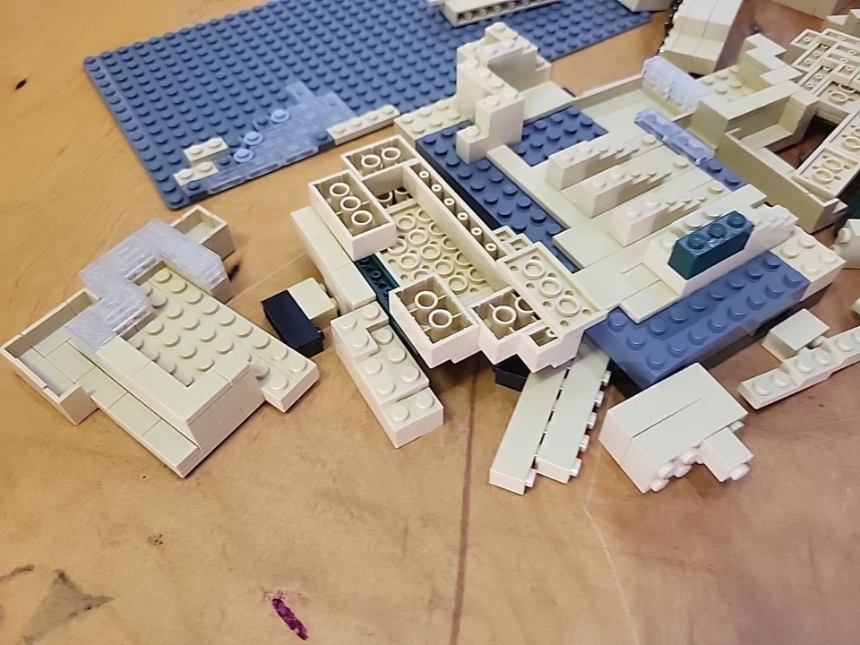 LEGO ARCHITECTURE: Fallingwater (21005)- Leer.. Foto 4 de 4