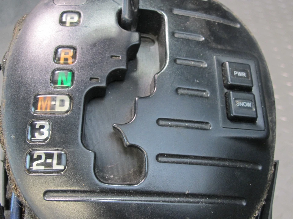 01-05 LEXUS JCE10L IS300 A/T AUTOMATIC TRANSMISSION GEAR SHIFTER W KNOB OEM - Image 4 of 4